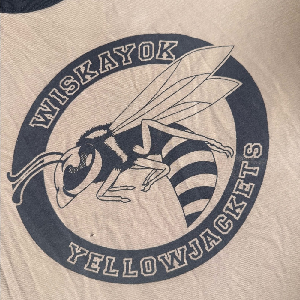 Rare Yellowjackets tv show T-Shirt - Picture 2 of 4
